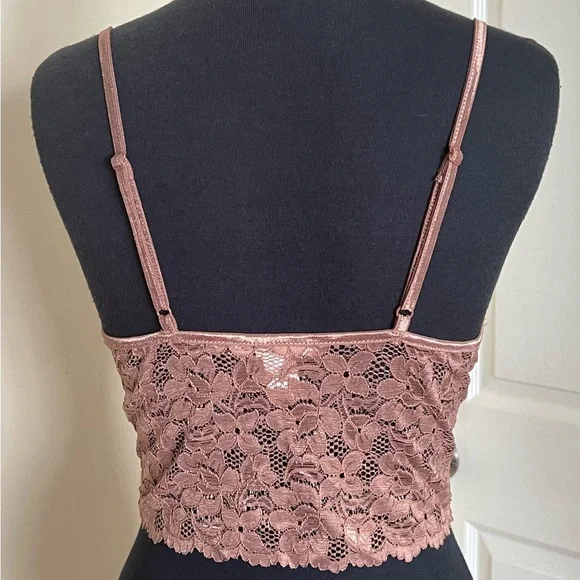 Lace Thin Strap Cropped Top with Padded Cups - Picture 4 of 6